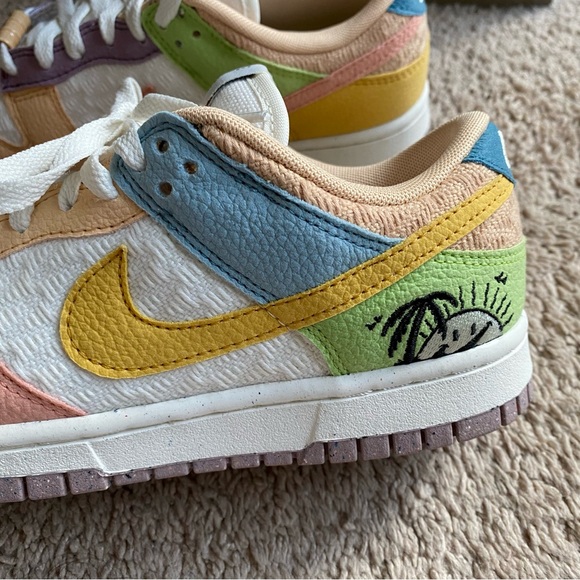 Nike Dunk Low SE Sun Club NWOB - Picture 6 of 9